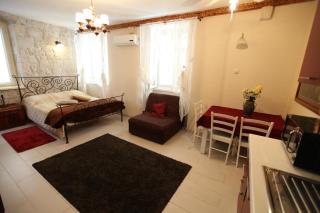 Tragurium & Salona Apartments - Trogir - 9
