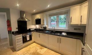 Luxurious 4 Bedroom New England Style Villa - Trewhiddle Villa 18 - St Austell - 9