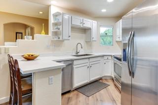 Getaway with Balcony and Spa 13 Mi to Old Town - 3