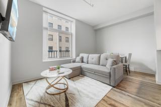 Spacious DT Condo l Free Parking l Fast Wi-Fi - Cleveland - 7