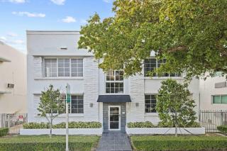 Oceanfront Charm 1BR Miami Beach - 8