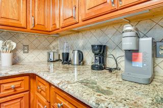 Steps to Sand Walkable Condo in Myrtle Beach! - 1