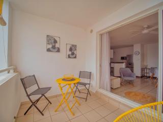 Bas de Ste marie, T3 rénové, tout confort, vue mer - 2