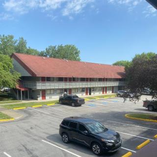 HomeTowne Studios by Red Roof Buffalo - Niagara Airport - 9