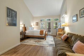 Ideal for Solo or Couples - Ski Trip Haven - 1Bed - Bend - 9