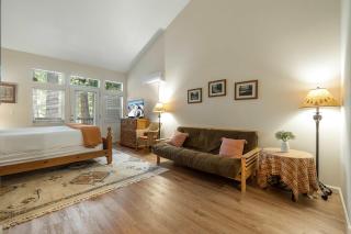 Ideal for Solo or Couples - Ski Trip Haven - 1Bed - Bend - 5