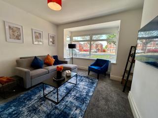 Spacious 4-Bed House Parking Ideal for Contractors - 9