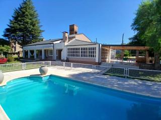 Gran casa junto al lago - 0