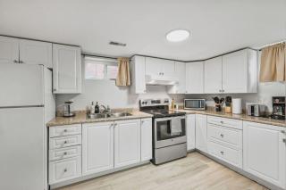 Comfy 2BR Apt near Beach and Downtown Free Parking - Oshawa - 7