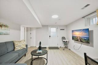 Comfy 2BR Apt near Beach and Downtown Free Parking - 4