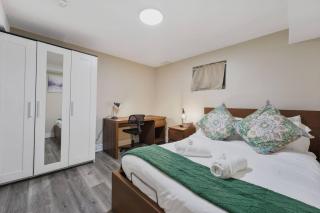 Cozy 2 BR Bsmt Apt Free Parking Mins to Senaca - 7