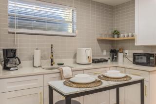 CUTE and COZY studio w jacuzzi - 3