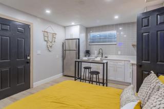 CUTE and COZY studio w jacuzzi - 4