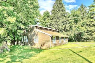 Cozy Cottage near Skiing, Gettysburg, and Hiking - 3