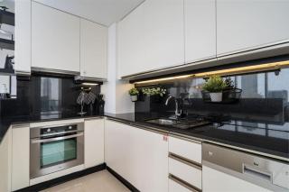 Waterfront Luxury 2 Bed in Marina Mall Hotel - 1