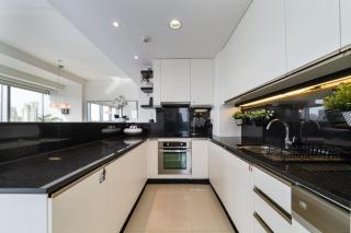 Waterfront Luxury 2 Bed in Marina Mall Hotel - 2