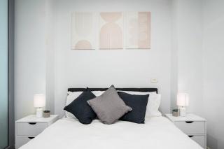 Stylish Apt Cosy Warm Pool CBD - 3