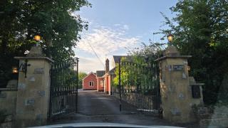 Haybow Farm Accommodation - Rolstone - 0