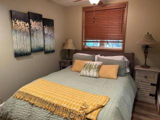 Circle River Bungalow - 8