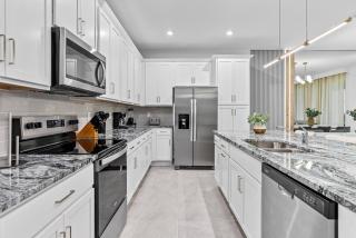 2025 Brand New 5 Bedrooms At Solara Resort - Davenport - 2