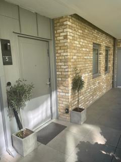 Fully furnished 2 bedroom apartment in central location - 5