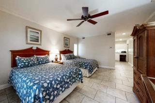 Dog-Friendly Tennis Villas Condo With Prime Location + Shared Pool, Free WiFi - 5