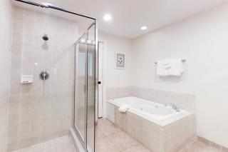 Dog-Friendly Tennis Villas Condo With Prime Location + Shared Pool, Free WiFi - 2