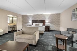 Best Western Plus Keene Hotel - 8