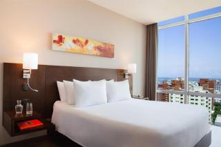 NH Collection Royal Smartsuites - 8