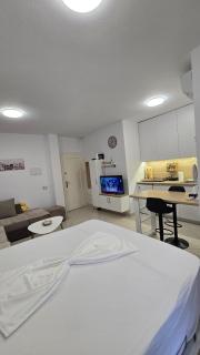 Bella Vista Durazzo 2 - 3