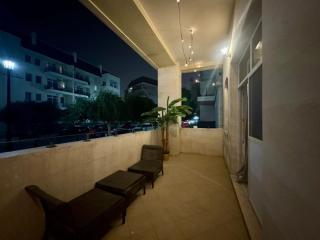 Regent House 1 Motor City - 5