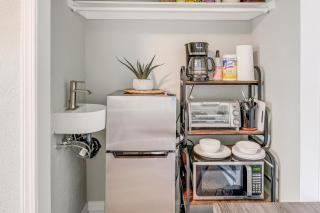 Near Hiking and Shopping Cozy Studio in San Diego! - San Diego - 7
