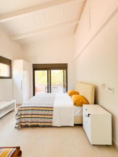 eucalyptus--top floor beachfront apartment - Mesochórion - 7