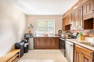 3BR Home - Free Parking-WiFi Kitchen Laundry-Kids Friendly-Near DC & Downtown & Metro-Patio & Deck - Falls Church - 5