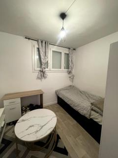 Cozy Furnished Studio near Paris, Quiet & Well-Located in Taverny - Taverny - 0