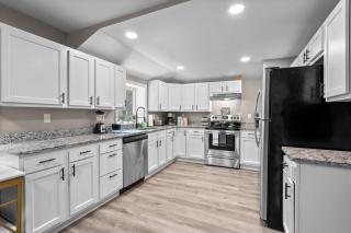Stylish, 5 Queen Beds, 21mi To Mohegan - Norwich - 6