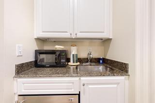 Getaway near the beach with central AC, shared pool, free WiFi - 6