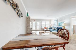 Island escape with ocean-view deck & steps to beach - snowbirds welcome - 1