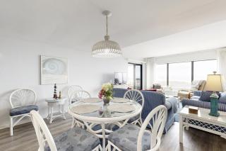 Third-floor oceanfront condo with balcony, W/D, pool & tennis - 1