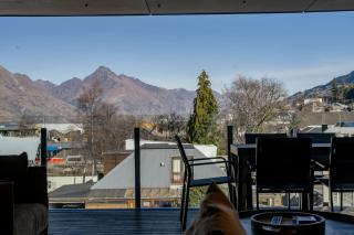 Walter Peak View Apartment - 8