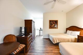 Naples Studio with Community Pool and Tennis Courts! - Naples - 4