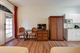 Naples Studio with Community Pool and Tennis Courts! - Naples - 3