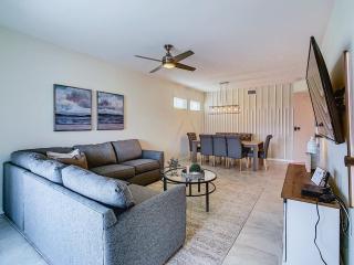 Comfy 3BR Lakeview Condo with 2Clubhouses - Kissimmee - 4