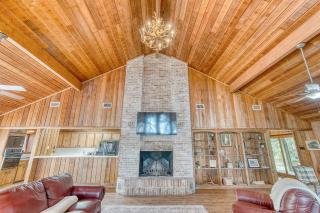 Waterfront Lake Haus at Indian Creek South Toledo Bend - 5