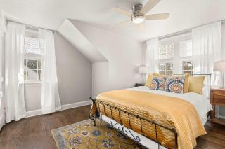Cottage Charm - Private Rooftop Deck - 6