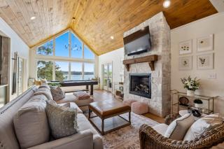 Someday Cottage Luxury Lakefront Views for 6 withPool & Billiards - 1