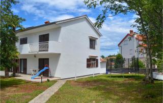 1 Bedroom Nice Apartment In Malinska - 9