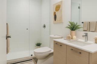 Bright and Airy Condo Steps from Yaletown Amenities - Vancouver - 1