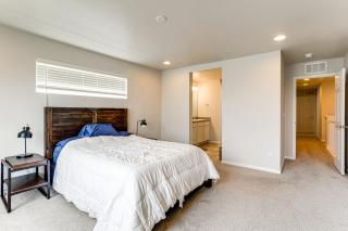 Golf, Hike and Explore Family Retreat in Denver - 1