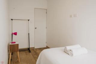 Polished 2BR with Balcony in San Isidro - Lima - 5